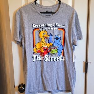NWT "Everything I know I learned on The Streets" Sesame street t-shirt size m